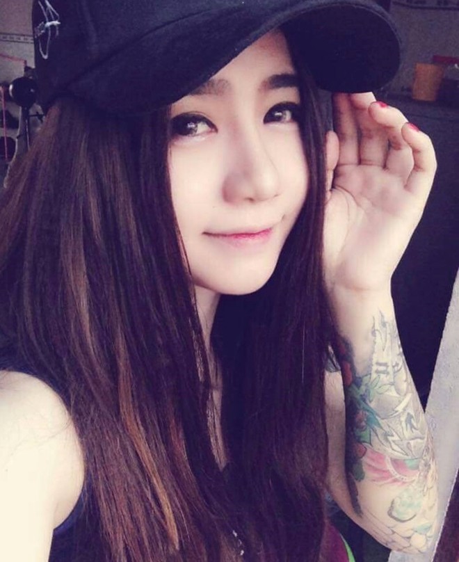 Ba cô gái 9X dùng hình xăm thay trang sức 0