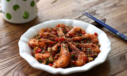 Tôm chiên giòn sốt muối tiêu - món ngon lạ miệng