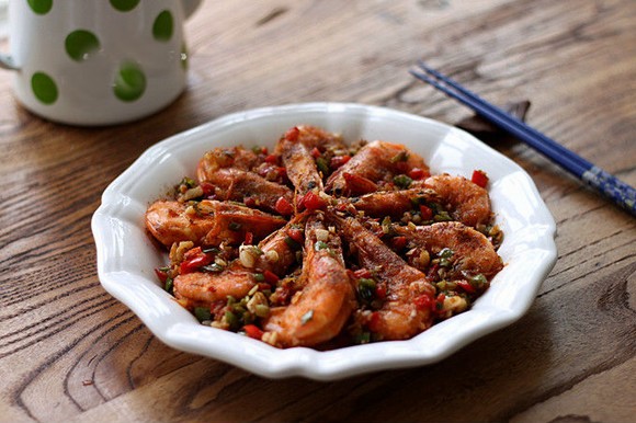 Tôm chiên giòn sốt muối tiêu 8