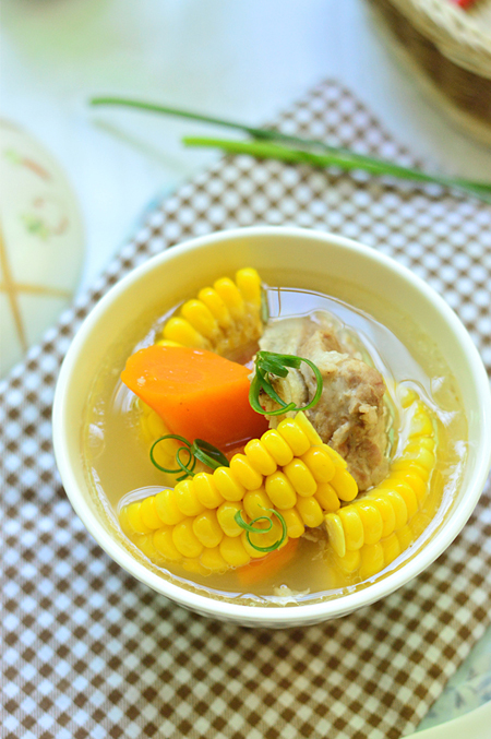 Ngô hầm xương - món ăn ngon ngọt cho bữa cơm gia đình 2