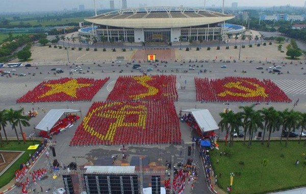Hà Nội: 12.000 bạn trẻ xếp hình bản đồ Việt Nam, cờ Tổ quốc tại SVĐ Mỹ Đình