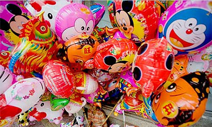 Những món đồ chơi Trung thu tiềm ẩn nguy hiểm sức khỏe với trẻ