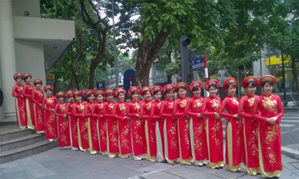 Dàn bê tráp 42 người của đám hỏi 'chịu chơi' nhất Hà Nội