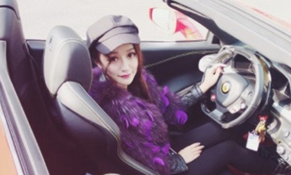 Hotgirl chuyên chụp ảnh cùng xe sang bị ‘bóc mẽ’ sống ảo