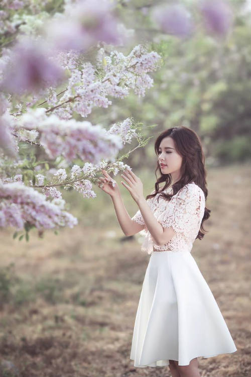 Mê mẩn ngắm hotgirl Midu giữa rừng hoa anh đào - Ảnh 7