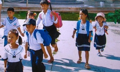 Cảnh báo việc học sinh bị người lạ dụ dỗ