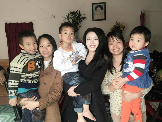 Linh Miu ra mắt nhà Hữu Công