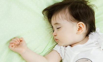 Cách chữa mồ hôi trộm cho trẻ mẹ nào cũng nên biết