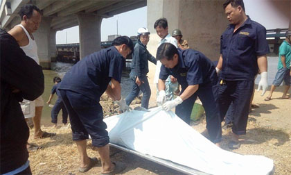Đồng Nai: Phát hiện xác chết dưới chân cầu Hóa An