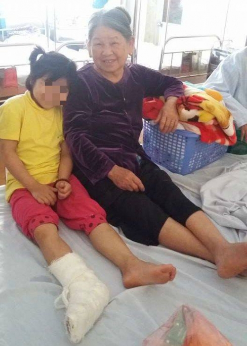Thầy bói nói không hợp tuổi, người đàn bà bạo hành con điên cuồng - Ảnh 2