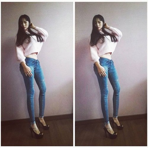 Cô giáo Hàn Quốc nổi tiếng vì có vòng một nóng bỏng
