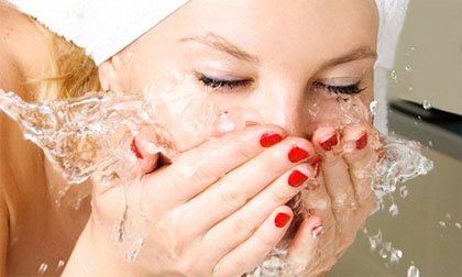 Phá hủy làn da của mình vì rửa mặt không đúng cách