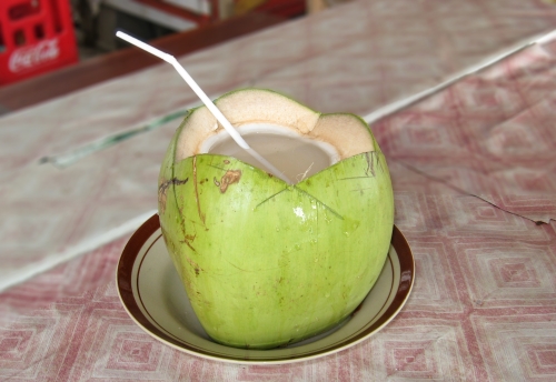 7 lợi ích kinh ngạc trong 7 ngày uống nước dừa lúc đói - Ảnh 2