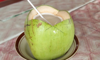 7 lợi ích kinh ngạc trong 7 ngày uống nước dừa lúc đói