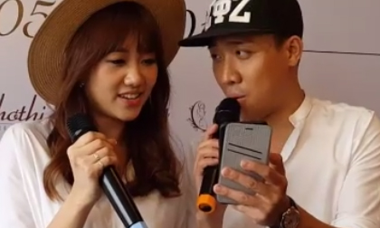 Trấn Thành tình tứ song ca cùng Hari Won