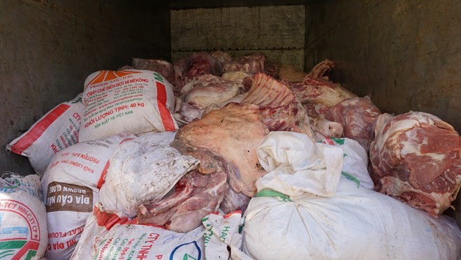 20 tan thit lon boc mui trong container hinh anh 1
