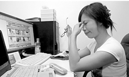 Biên tập viên tin tức tử vong vì làm việc quá sức