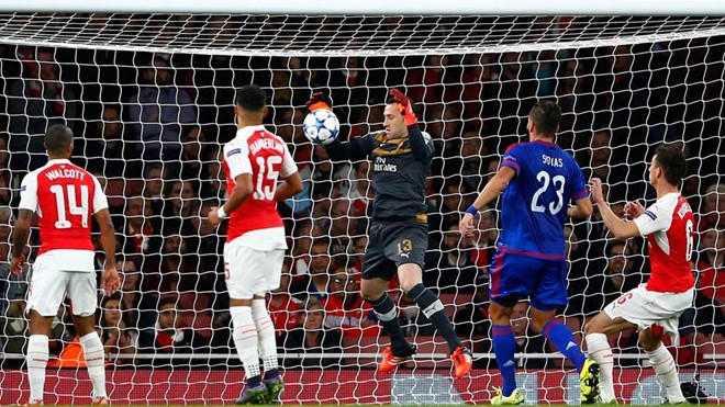 Ngoai hang Anh thong linh doi hinh te nhat Champions League hinh anh 2
