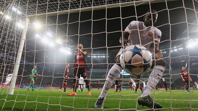 Ngoai hang Anh thong linh doi hinh te nhat Champions League hinh anh 5