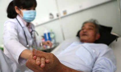 Căn bệnh gây ra những cơn đau như dội nước sôi vào miệng