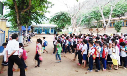 Học sinh lớp 3 bất ngờ tử vong sau khi tố thầy giáo dâm ô