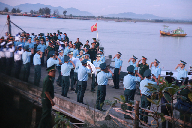 anh: xuc dong don thi the thuong ta khai trong anh binh minh - 7