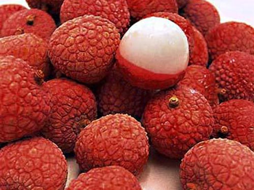 Lợi đủ đường cho sức khỏe khi tranh thủ ăn vải mùa hè - Ảnh 1