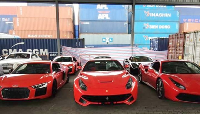 Sieu xe, xe sang don dap ve Viet Nam truoc ngay 1/7 hinh anh 2