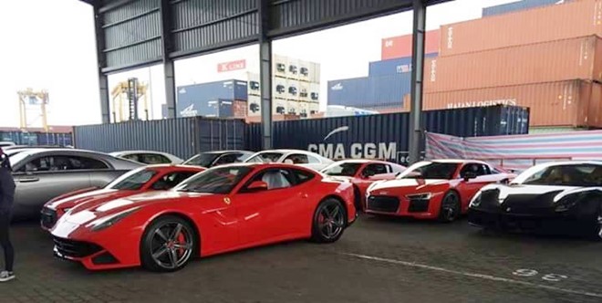 Sieu xe, xe sang don dap ve Viet Nam truoc ngay 1/7 hinh anh 3