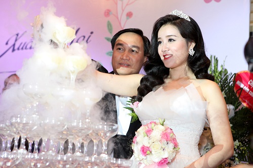 Miss teen Xuân Mai rạng rỡ bên chồng đại gia trong lễ cưới - 3