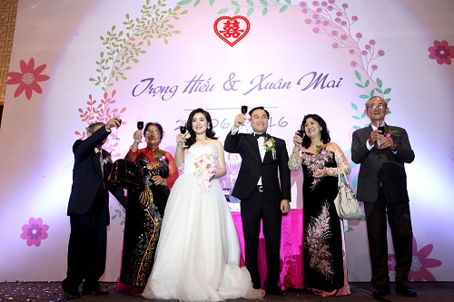 Miss teen Xuân Mai rạng rỡ bên chồng đại gia trong lễ cưới - 7