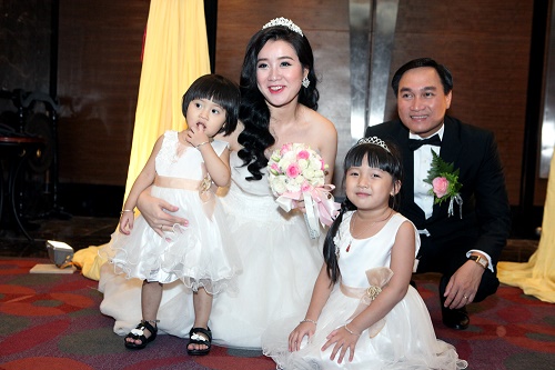 Miss teen Xuân Mai rạng rỡ bên chồng đại gia trong lễ cưới - 8
