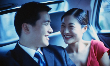 Chồng ngang nhiên đưa tình nhân về ra mắt cả nhà, giới thiệu tôi là em gái