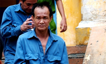 Cha đi tù, bé gái bị 'dì ghẻ' ép bán dâm