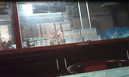 Đẻ thuê giá 700 triệu, thử ADN và nhận con 'liền tay'