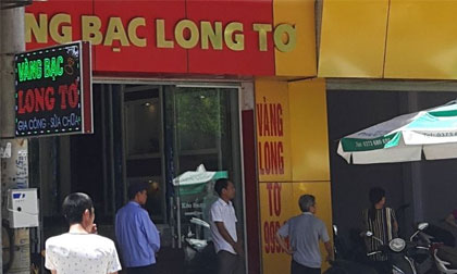 Trộm đột nhập nẫng 100 cây vàng trong đêm