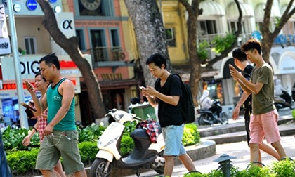 Giới trẻ Việt với “Địa chấn” Pokémon: Những ẩn họa rình rập