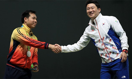 Hoàng Xuân Vinh vào top 5 cuộc lật đổ táo bạo tại Olympic