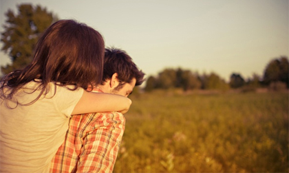 Làm gì khi hẹn hò người yêu cũ của bạn thân?