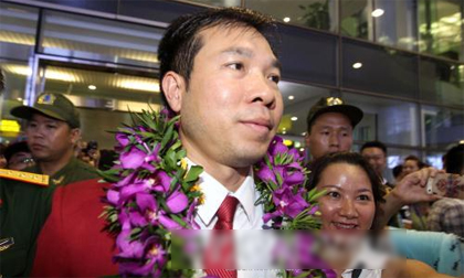Quê hương Quảng Trị nồng nhiệt đón vợ chồng xạ thủ Hoàng Xuân Vinh