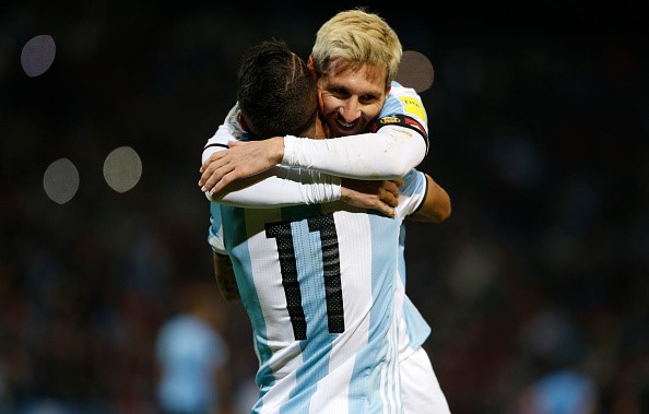 Messi tran tinh truoc cao buoc lua gat khan gia hinh anh 1