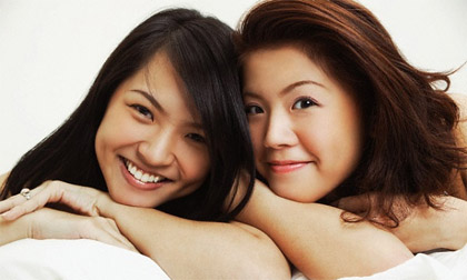Đứng tim với tập hồ sơ và 2 vỉ thuốc tránh thai khẩn cấp trong cốp xe chị dâu