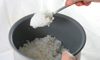 Thường xuyên ăn cơm nguội sẽ tăng nguy cơ mắc bệnh dạ dày