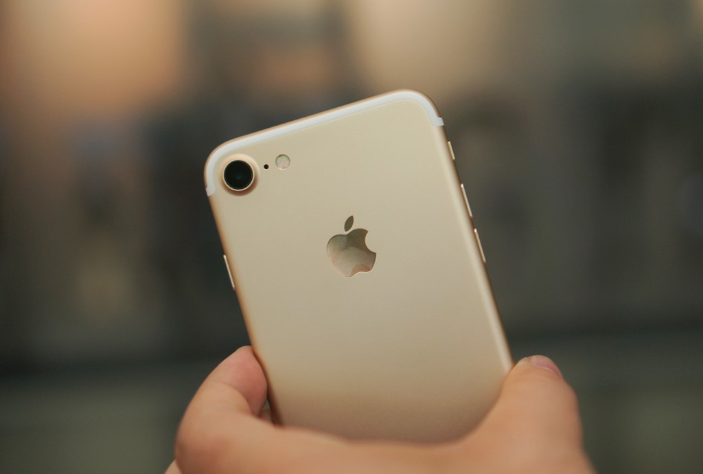 Khá nhiều lời phàn nàn dành cho iPhone 7 trong thời điểm đầu ra mắt. Ảnh: Thành Duy.