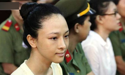 Hoa hậu Trương Hồ Phương Nga hầu tòa