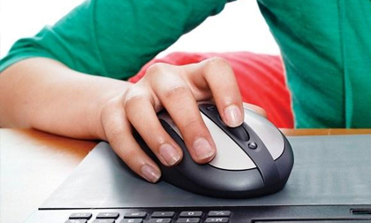Nguy cơ bị hoại tử tay vì sử dụng chuột máy tính quá nhiều