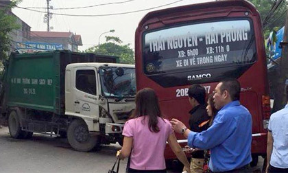 Xe chở rác gây tai nạn liên hoàn, 6 người thương vong