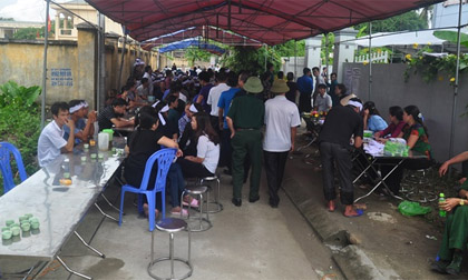 Người phụ nữ trong vụ thảm án ở Quảng Ninh liên tục đập đầu đòi tự tử