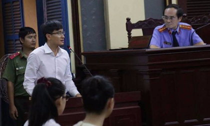 Mẹ ruột hoa hậu Phương Nga: “Mẹ ơi, con bị lừa, con bị cài bẫy”