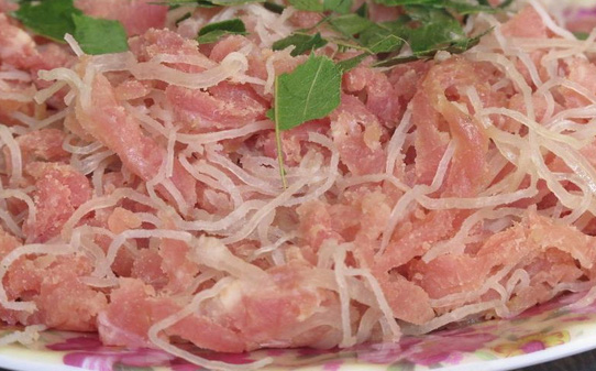 Ăn thịt chưa chín, lợn gạo dễ mắc ấu trùng sán lợn